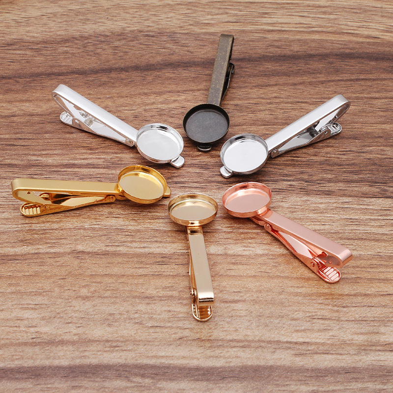 Tie Bar Set Gift - 50個入りカラーネクタイクリップ、16mm丸型ディープベゼルカメオベース付きシャツタイクリップ、バレンタインギフト