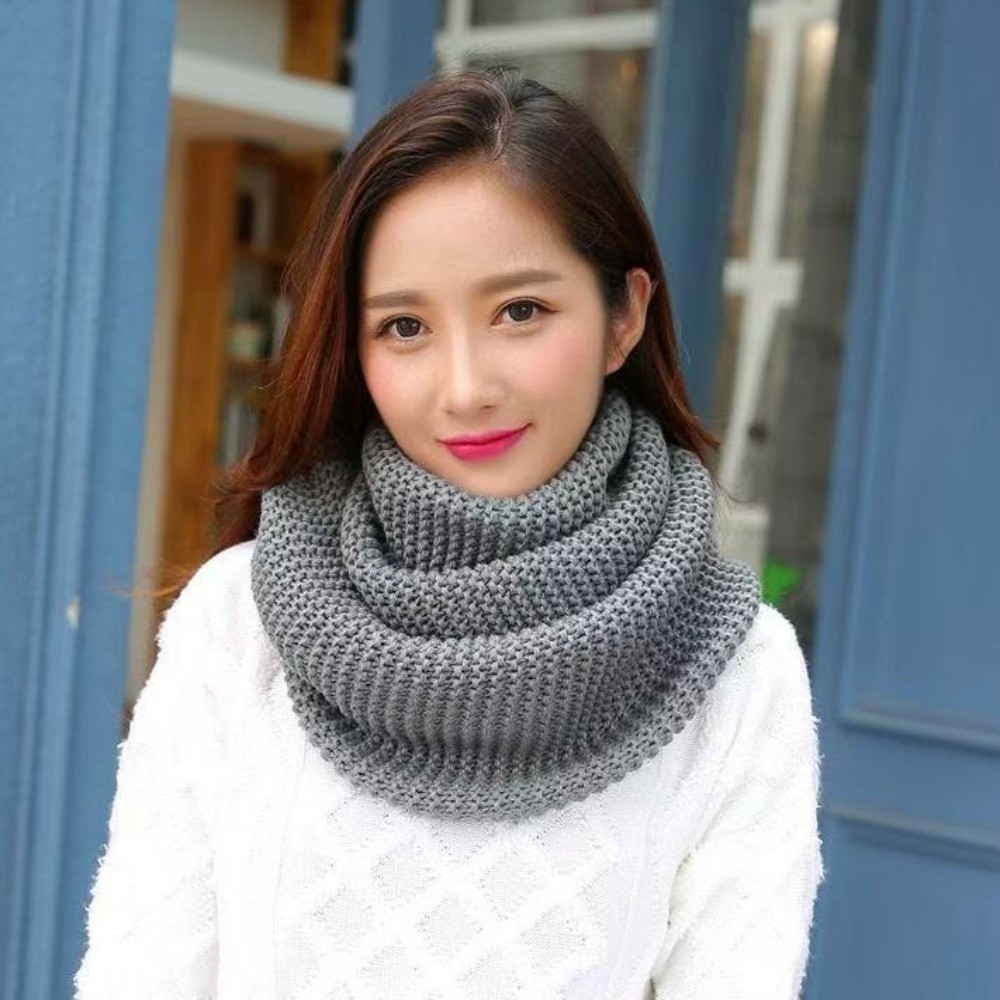 Infinity Scarf Knit - 暖かい無地のインフィニティループスカーフ、通気性と防風性のある厚手のニットスカーフ、柔らかな質感の厚手ネックウォーマースカーフ（女性用）