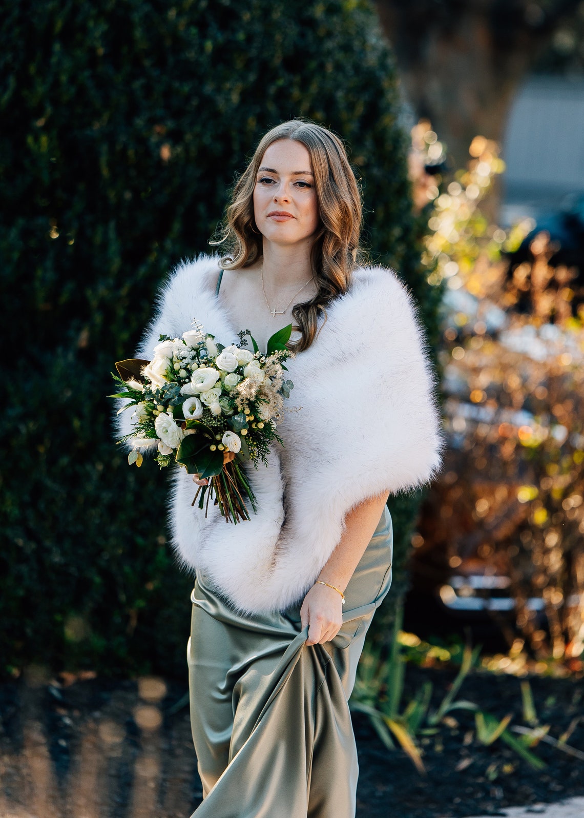 アイボリーとブラックヒントフェイクファーブライダルラップ結婚 - Stole Wedding Shawl のレビューと価格